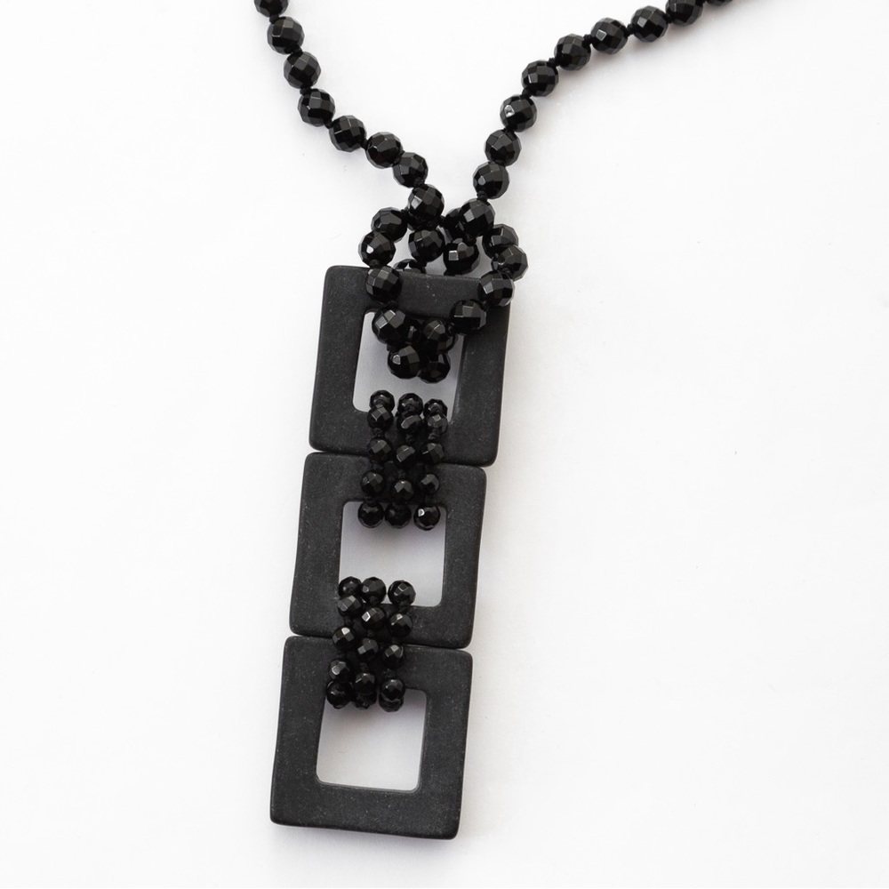 Calcite & Onyx square faceted black onyx beaded necklace with pendant Jess David